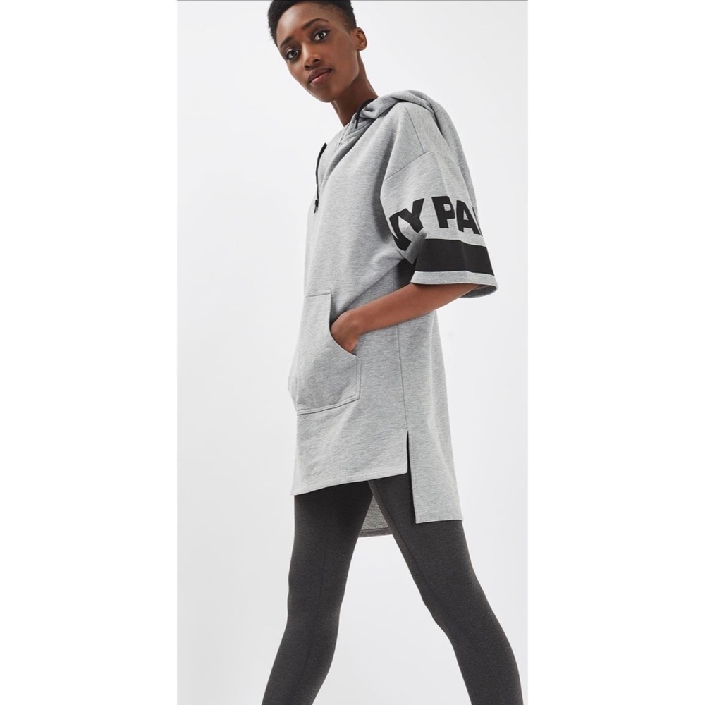 Ivy park size XS hoodie NWT!!